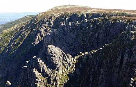 Skály ledovcových karů