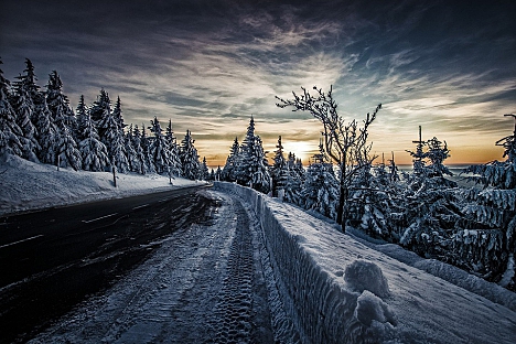 Chystáte se do zimních Krkonoš autem?